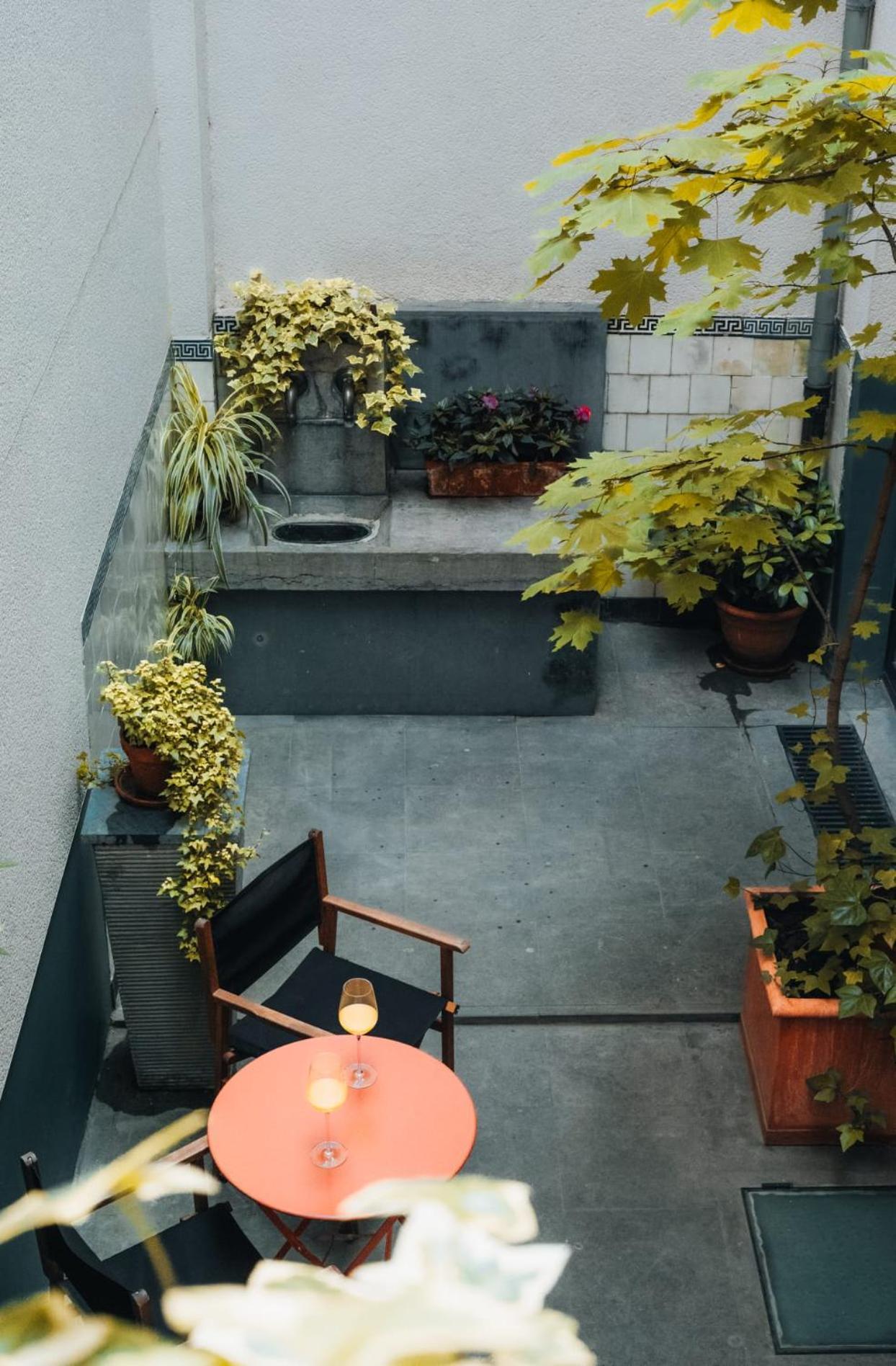 Duplex In Historical Centre With Private Courtyard * Anvers
